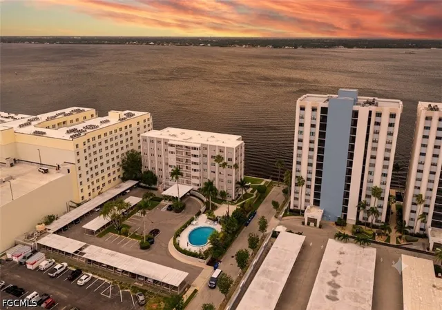 1900-clifford-st-301-fort-myers-fl-33901/hzid_a9192f5c