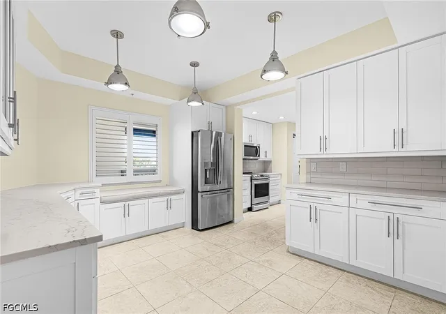 221-9th-street-s-301-naples-fl-34102/hzid_cc426e05
