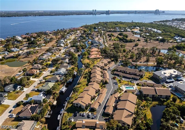 15350-moonraker-ct-305-north-fort-myers-fl-33917/hzid_d0c35238