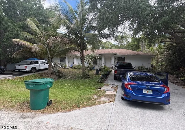 3123-pine-tree-dr-naples-fl-34112/hzid_450e24ad
