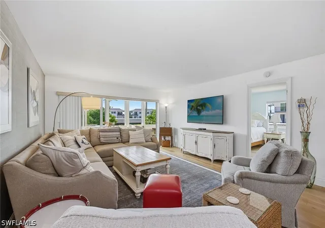 3410-gulf-shore-blvd-n-203-naples-fl-34103/hzid_cc1a4883