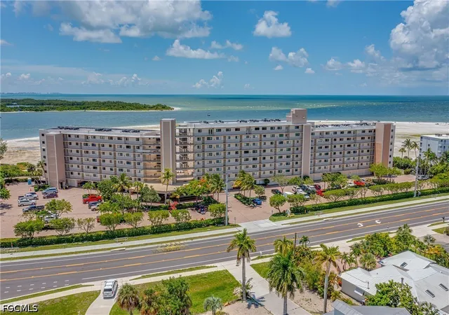 8350-estero-blvd-423-fort-myers-beach-fl-33931/hzid_cfc6e777