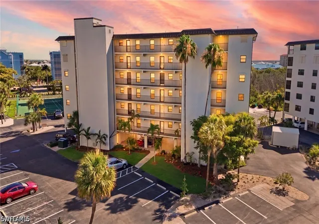 6893-estero-blvd-423-fort-myers-beach-fl-33931/hzid_6f0b19c2