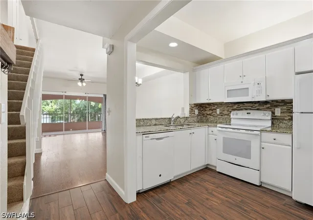 1096-woodshire-ln-c202-naples-fl-34105/hzid_2733c0cb
