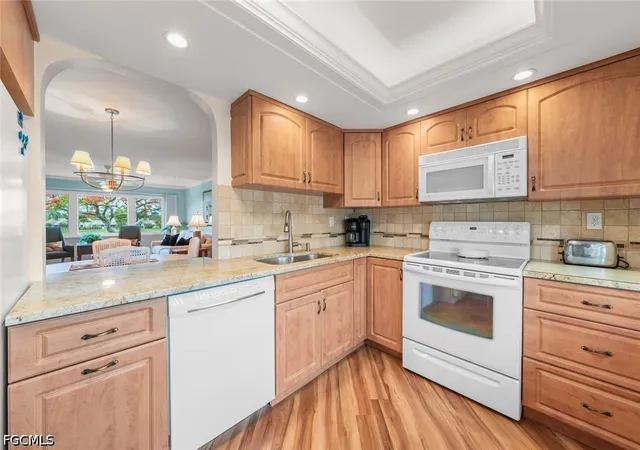 6102-augusta-dr-207-fort-myers-fl-33907/hzid_02bd294a