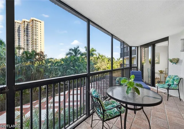 6075-pelican-bay-blvd-204-naples-fl-34108/hzid_567fed8c