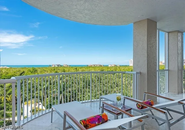 7117-pelican-bay-blvd-507-naples-fl-34108/hzid_a7001321