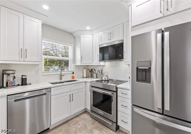 16007-davis-rd-511-fort-myers-fl-33908/hzid_0ea6cce5