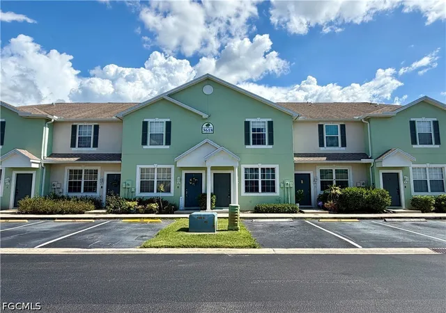 3618-pine-oak-cir-105-fort-myers-fl-33916/hzid_57dd8cd2