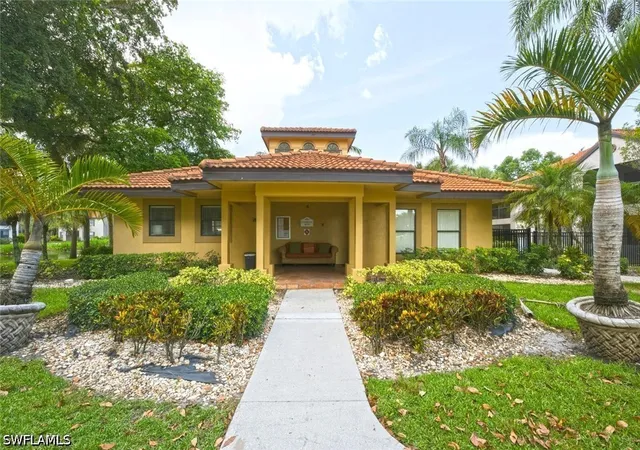 2106-arbour-walk-cir-2911-naples-fl-34109/hzid_b671ad19