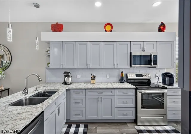 14091-brant-point-cir-4308-fort-myers-fl-33919/hzid_4cb7b010