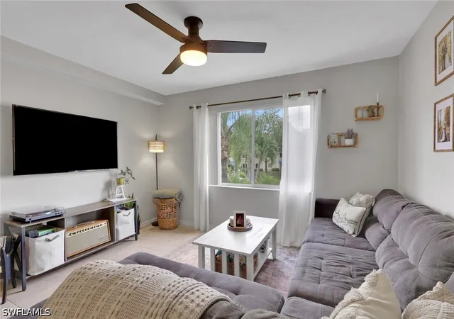 8304-key-royal-cir-1723-naples-fl-34119/hzid_617b4037