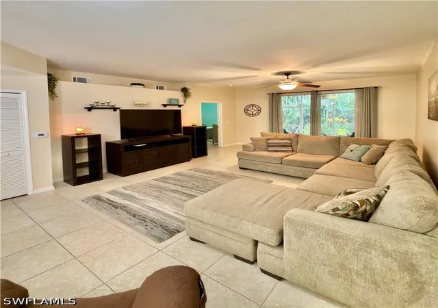 517-robin-hood-cir-101-naples-fl-34104/hzid_8ba4db05