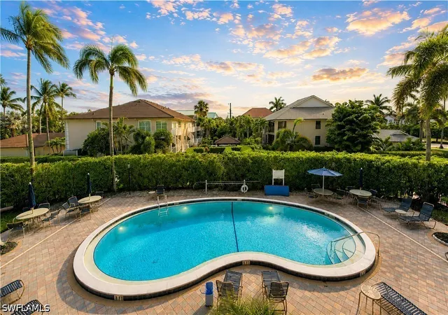 1050-6th-st-s-1050-naples-fl-34102/hzid_a9297f39