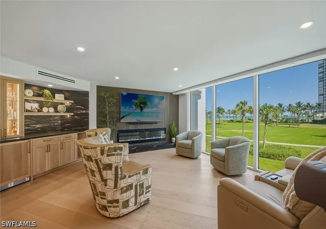 4401-gulf-shore-blvd-n-b202-naples-fl-34103/hzid_1c9c464b