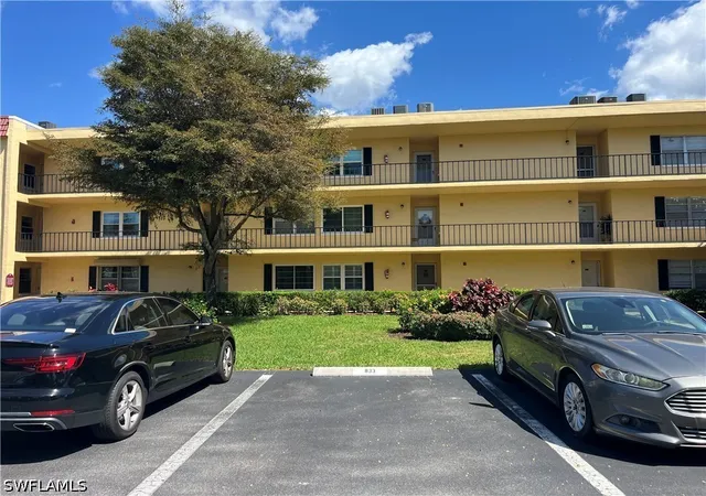 1085-forest-lakes-dr-8202-naples-fl-34105/hzid_de8c1ec2