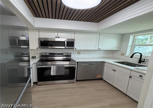 325-charlemagne-blvd-101a-naples-fl-34112/hzid_82a9e31d