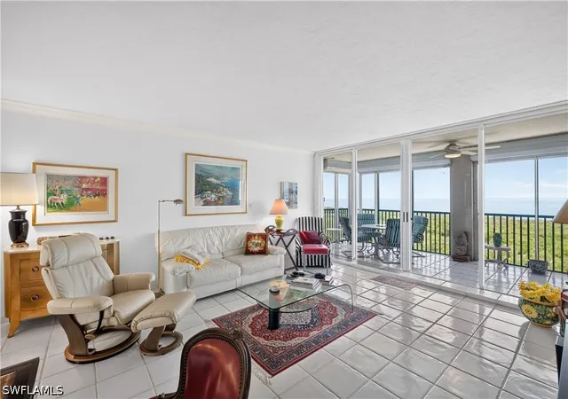7515-pelican-bay-blvd-17b-naples-fl-34108/hzid_5afcf96f
