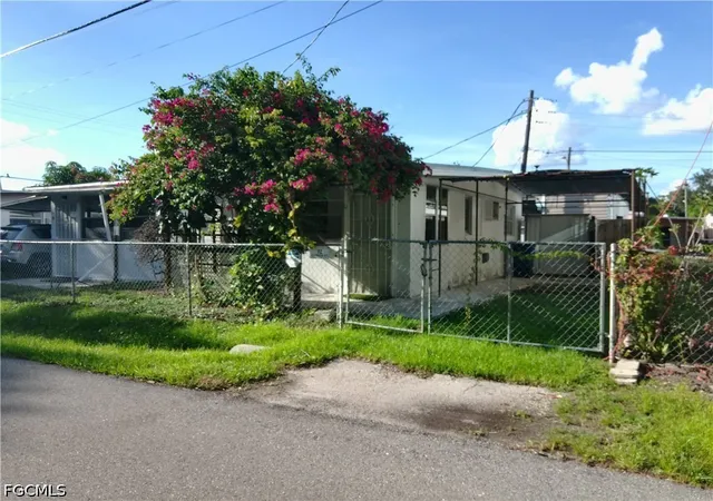 74-cypress-st-north-fort-myers-fl-33903/hzid_9a6b5423