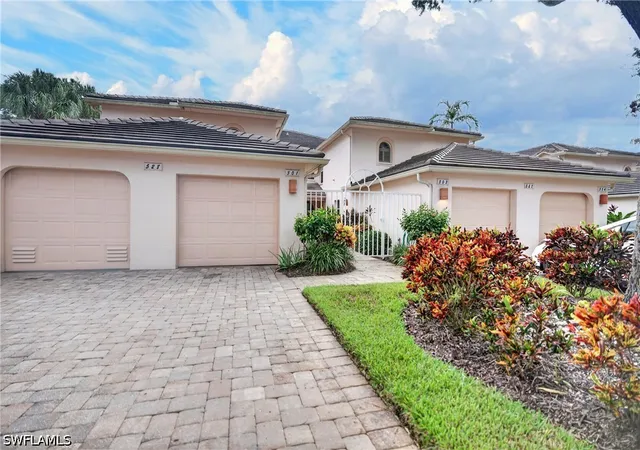 528-lake-louise-cir-301-naples-fl-34110/hzid_e1468d42