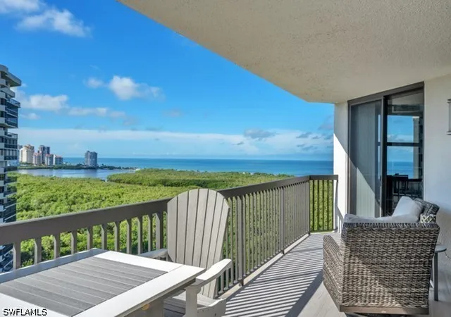 6075-pelican-bay-blvd-1403-naples-fl-34108/hzid_e4107bc5