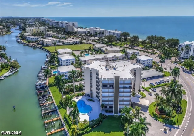 2150-gulf-shore-blvd-n-703-naples-fl-34102/hzid_561b577a