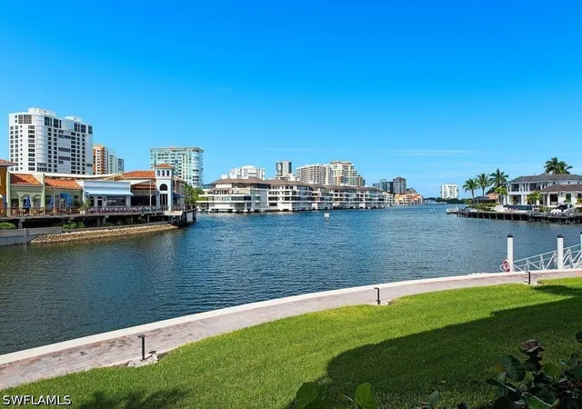 205-park-shore-dr-4-413-naples-fl-34103/hzid_671ec3aa