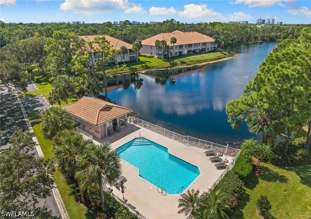 1048-manor-lake-dr-203-naples-fl-34110/hzid_851f1437
