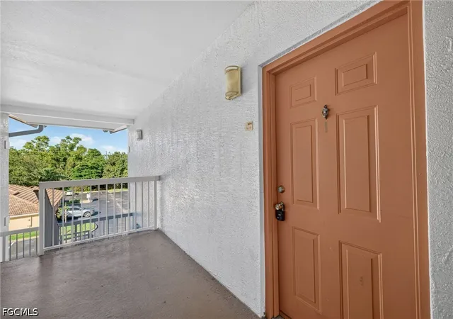 6341-aragon-way-304-fort-myers-fl-33966/hzid_7d060504