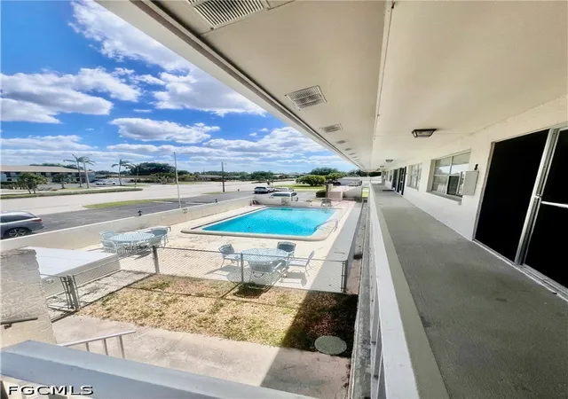 5210-coronado-pkwy-8-cape-coral-fl-33904/hzid_ff60039c