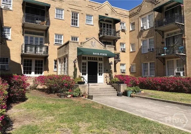 210-e-state-st-savannah-ga-31401/hzid_4145fb4e