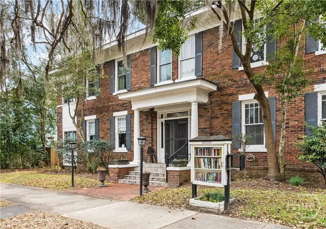 733-e-henry-st-a-savannah-ga-31401/hzid_2f85c98d