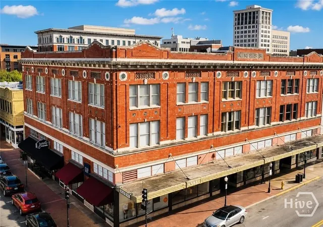 122-w-broughton-st-202-savannah-ga-31401/hzid_7ac18fca