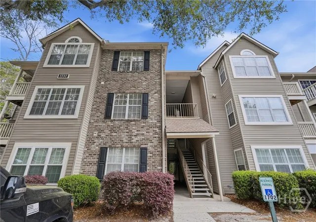 12300-apache-ave-1708-savannah-ga-31419/hzid_82f06c30