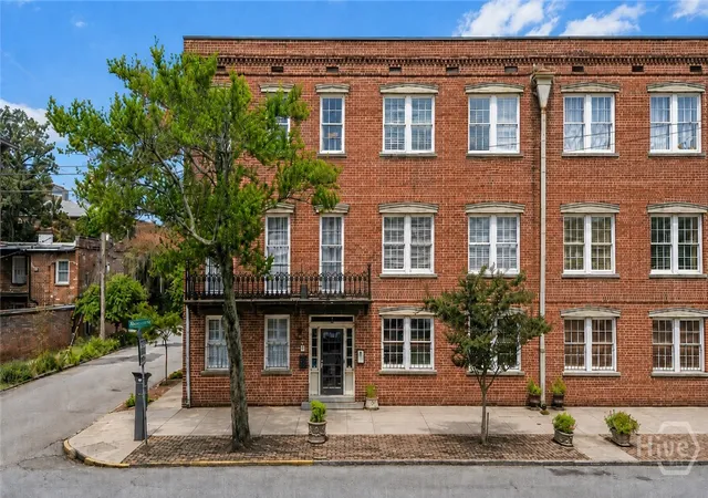 219-abercorn-st-d1-savannah-ga-31401/hzid_a632bfae