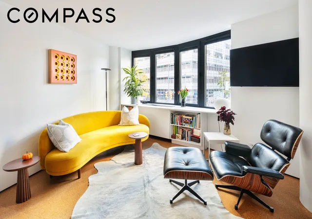 275-greenwich-st-2c-new-york-city-ny-10007/hzid_ac9bd763