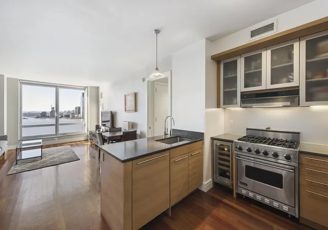 30-west-st-31-g-new-york-city-ny-10004/hzid_1a0e462c