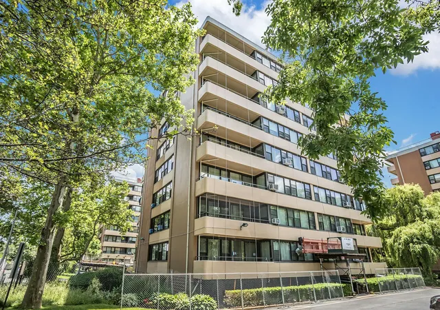 166-10-powells-cove-blvd-2c-new-york-city-ny-11357/hzid_24c733e4