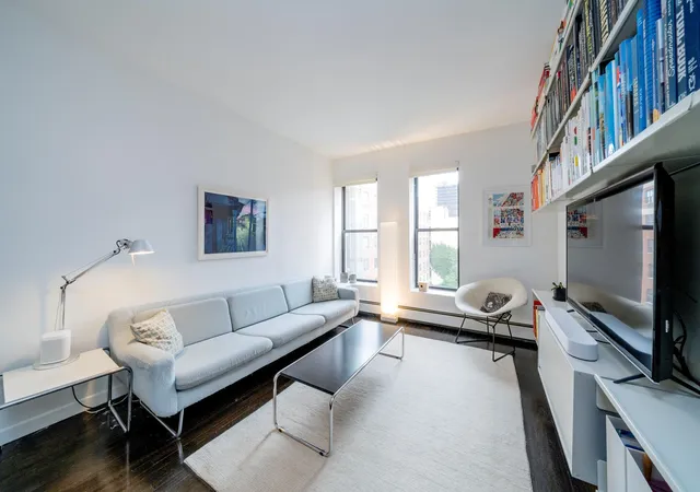 661-10th-ave-4e-new-york-city-ny-10036/hzid_05518456