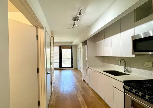 48-e-132nd-st-4-d-new-york-city-ny-10037/hzid_9aebd5f5