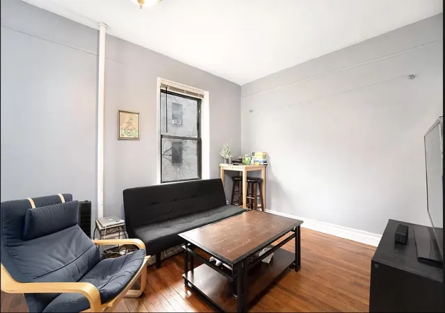 21-67-33rd-st-3-a-new-york-city-ny-11105/hzid_59db4297