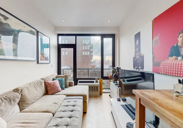 399-e-8th-street-8c-new-york-city-ny-10009/hzid_2ed3c58c