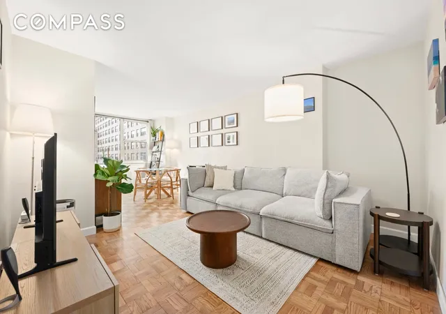 200-e-58th-street-10j-new-york-city-ny-10022/hzid_800ea482