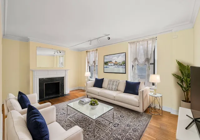 135-w-58th-st-1-c-new-york-city-ny-10019/hzid_b9704210