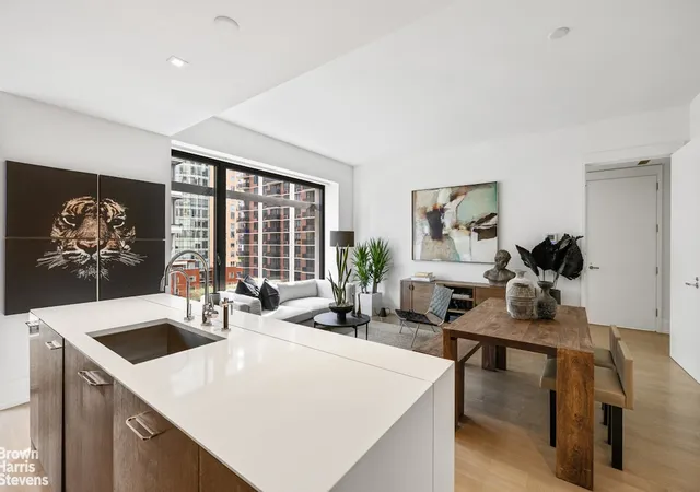 301-e-50th-st-8a-new-york-city-ny-10022/hzid_013ee4a8