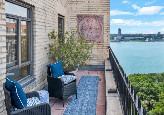 140-riverside-dr-17ln-new-york-city-ny-10024/hzid_dd179de2