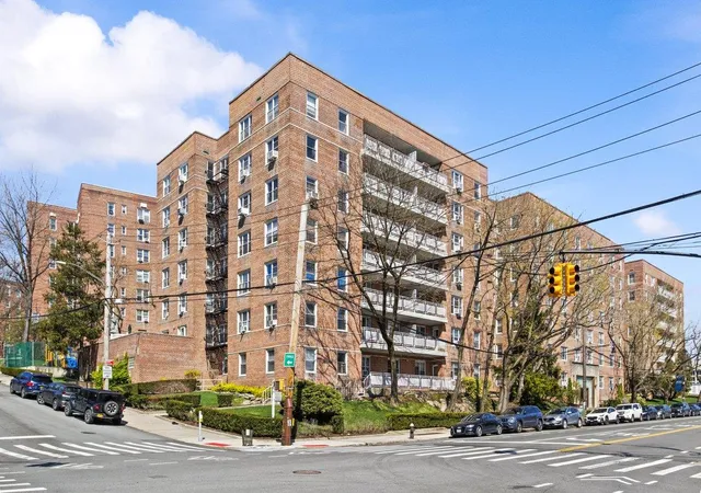 5601-riverdale-ave-5f-new-york-city-ny-10471/hzid_e78d32c4
