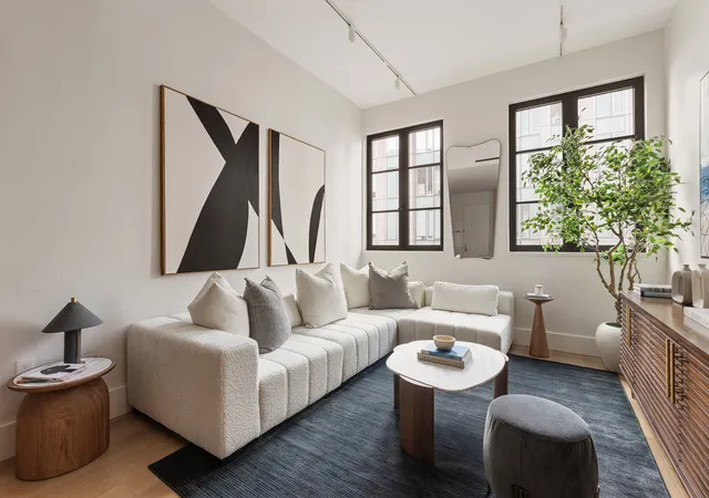 517-w-29th-st-8h-new-york-city-ny-10001/hzid_24261ee6