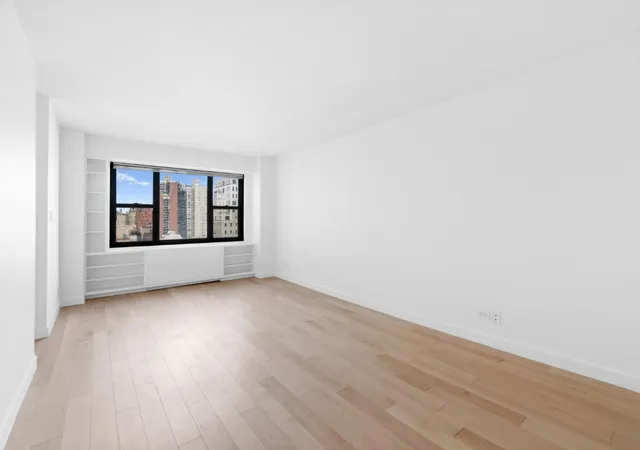 345-e-80th-st-18a-new-york-city-ny-10075/hzid_4a35d01f