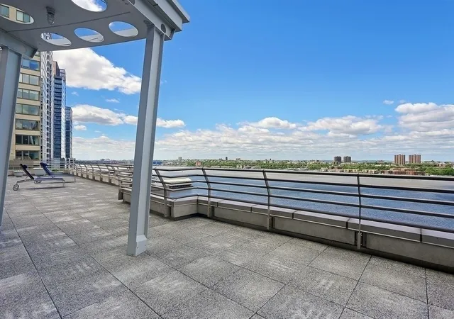 120-riverside-blvd-7h-new-york-city-ny-10069/hzid_f359d36b